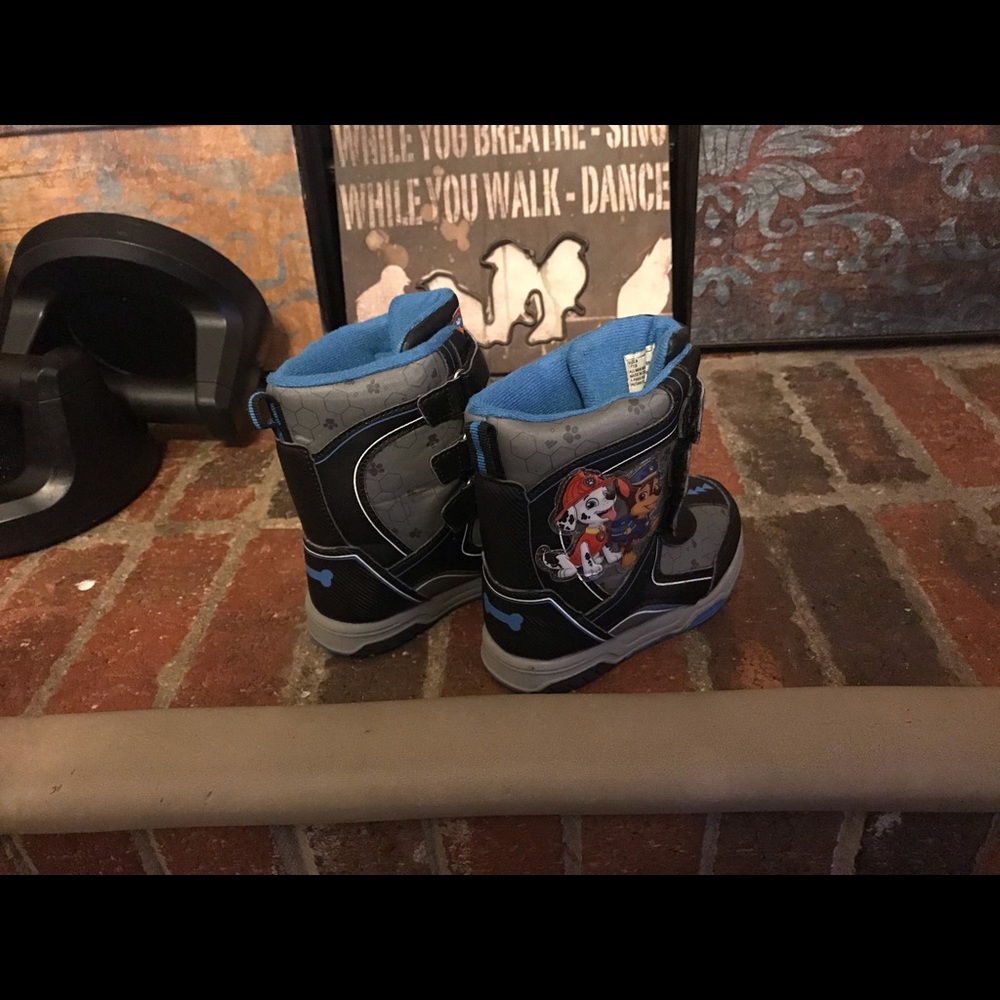 Paw 🐾 Patrol Snow ❄️ Boots 🥾 - Picture 4 of 5